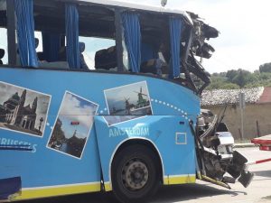 Read more about the article Автобус с деца катастрофира, има пострадали