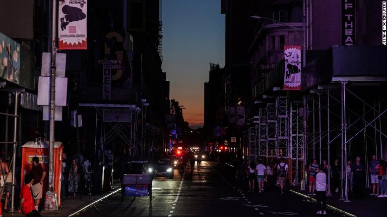 You are currently viewing Част от Ню Йорк остана на тъмно (СНИМКИ)