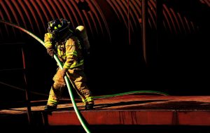 Read more about the article Всички пожарникари, гасили старческия дом в Благоевград – под карантина