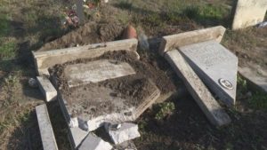 Read more about the article Вандали поругаха 19 гроба в Нова Загора