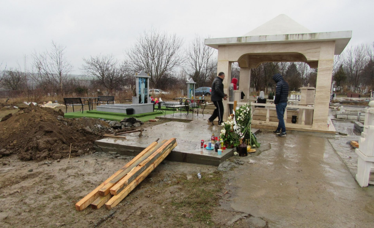 гробница, Барон, ромски, русе