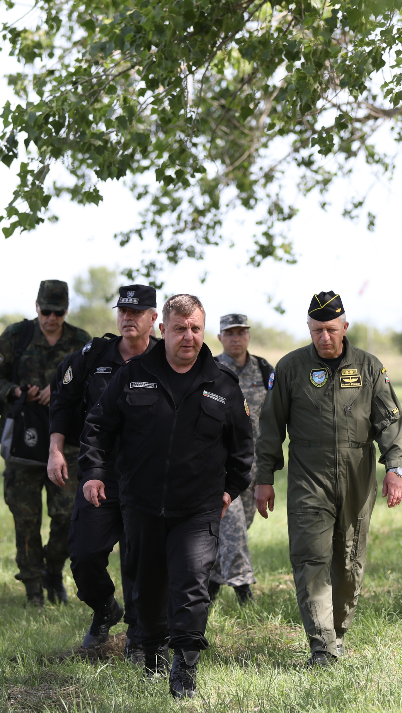Красимир Каракачанов, компромиси, бойните способности, армията