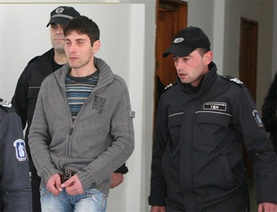 бащата, удавеното момче, Бургас, дом, застрелял, майка, рождения ден