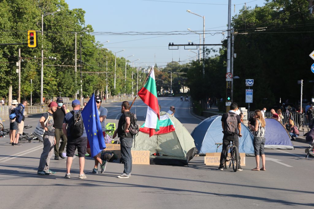 палатки, блокдади, София, осъмна