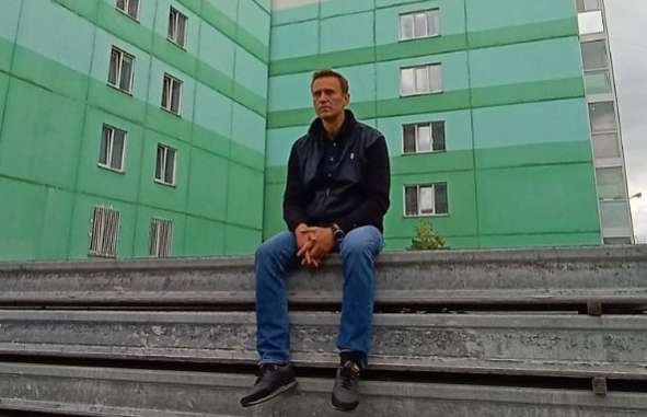Алексей Навални, снимка, шарите, болница, опозиционер