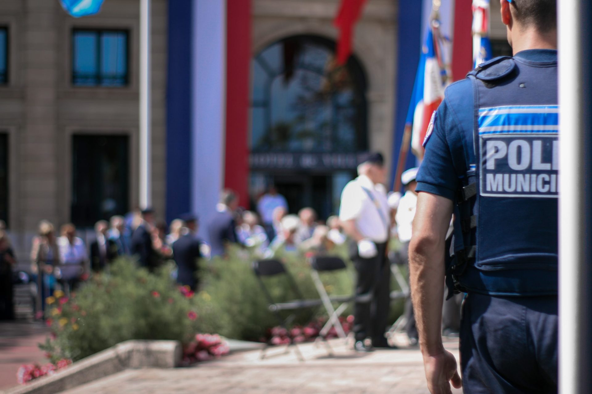 You are currently viewing Френската полиция арестува българин, заподозрян за над 200 обира
