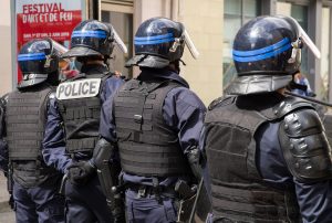 Read more about the article И четирима ученици са задържани за убийството на учител край Париж