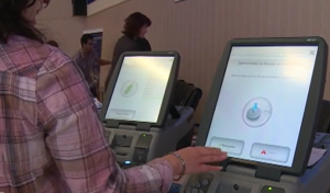 Read more about the article На няколко места в страната вече има проблеми с машините, в секция в Бургаско изборният ден още не е започнал