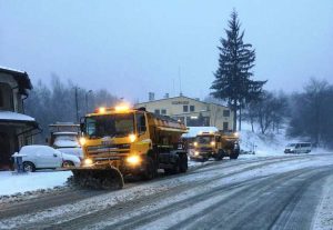 Read more about the article Хаос и затворени пътища в цялата страна заради снега