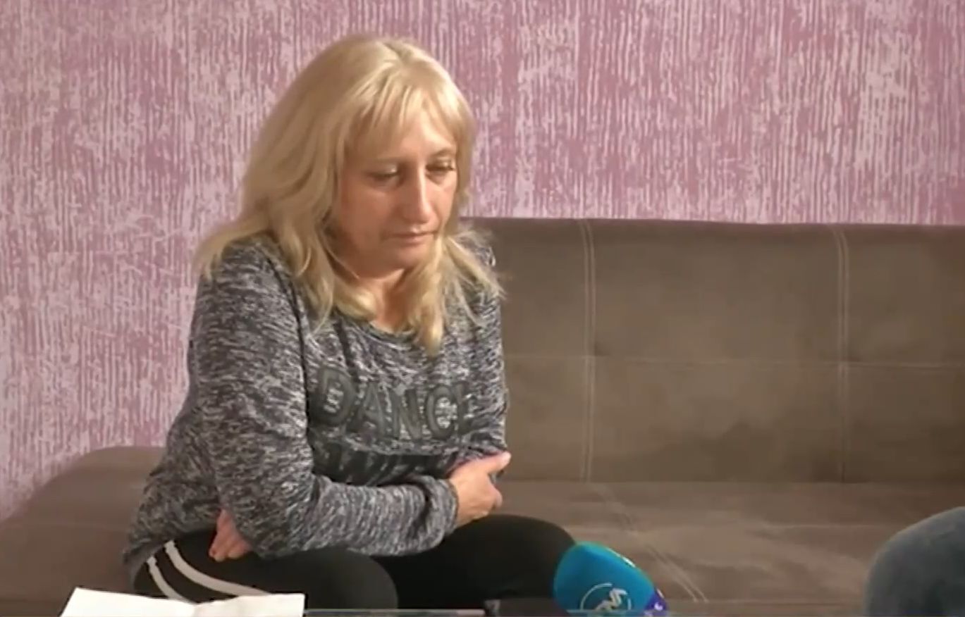 осъдиха, запорираха, жена, сметки, задължения