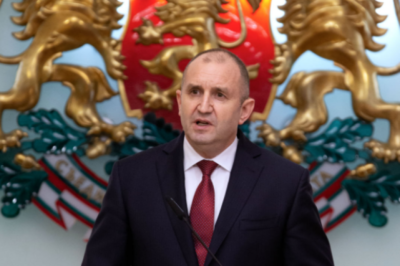 ОКОНЧАТЕЛНИ РЕЗУЛТАТИ: Румен Радев печели втори мандат на поста