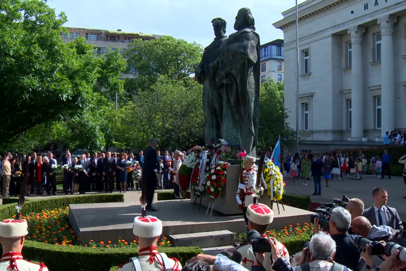 „Държавата на духа никога не е загивала в България“: Политици, общественици и духовници с поздрав за големия празник