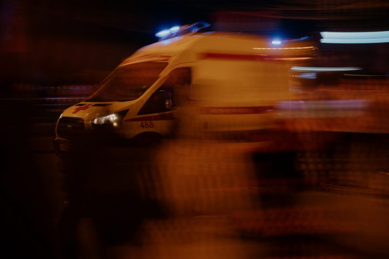 Заради селфи: Волтова дъга удари 15-годишно дете на гара Искър