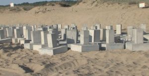 Read more about the article Бетонни блокове се появиха на плаж „Смокиня“. Концесионерът: Ще бъдат вградени в пясъка (СНИМКИ)