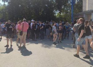 Read more about the article Масов протест срещу затварянето на заведенията във Варна (ВИДЕО+СНИМКИ)