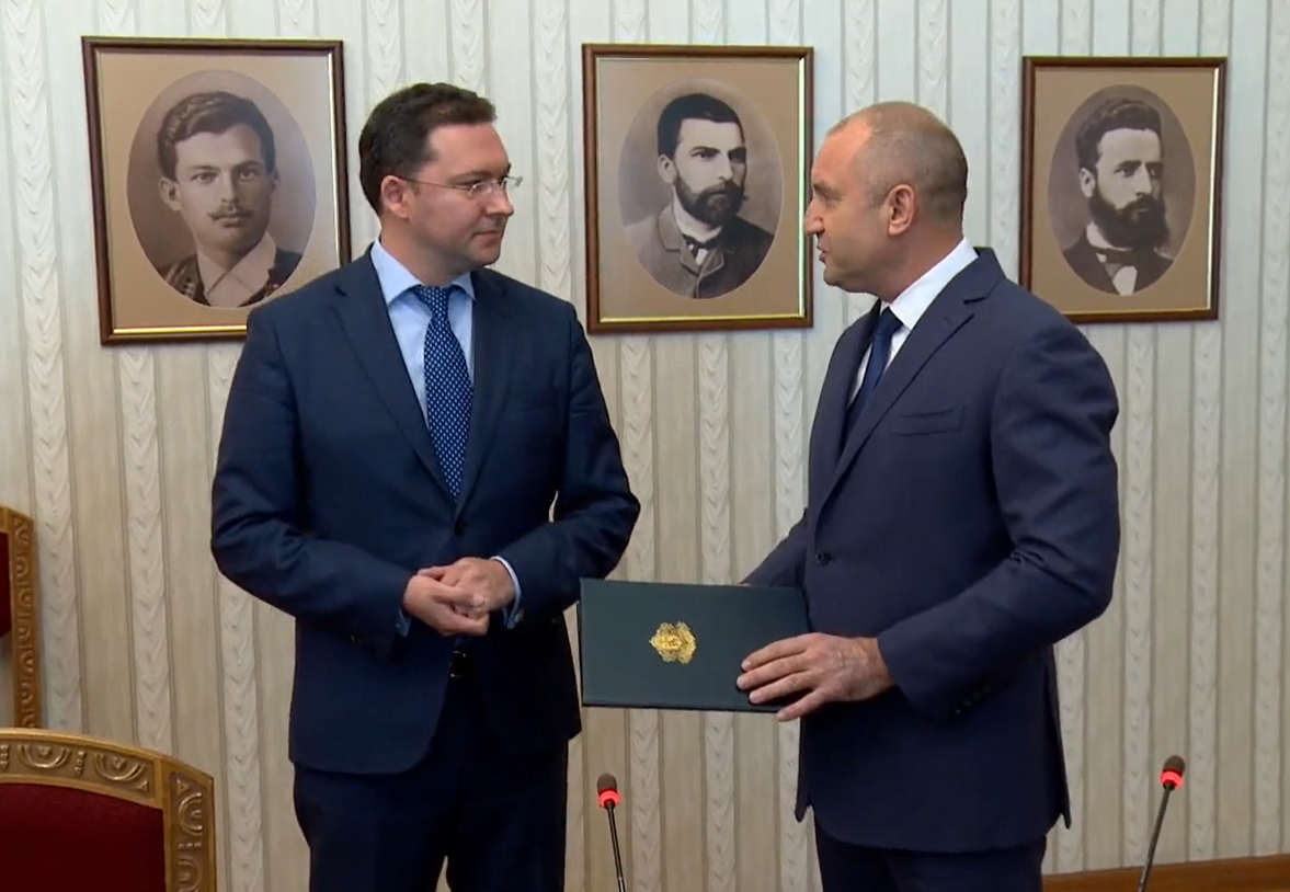 Румен Радев, Даниел Митов, мандат, ГЕРБ-СДС, правителство