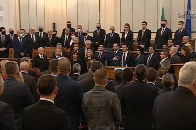 Народното събрание одобри Кирил Петков за премиер и предложеното от него правителство (ВИДЕО)