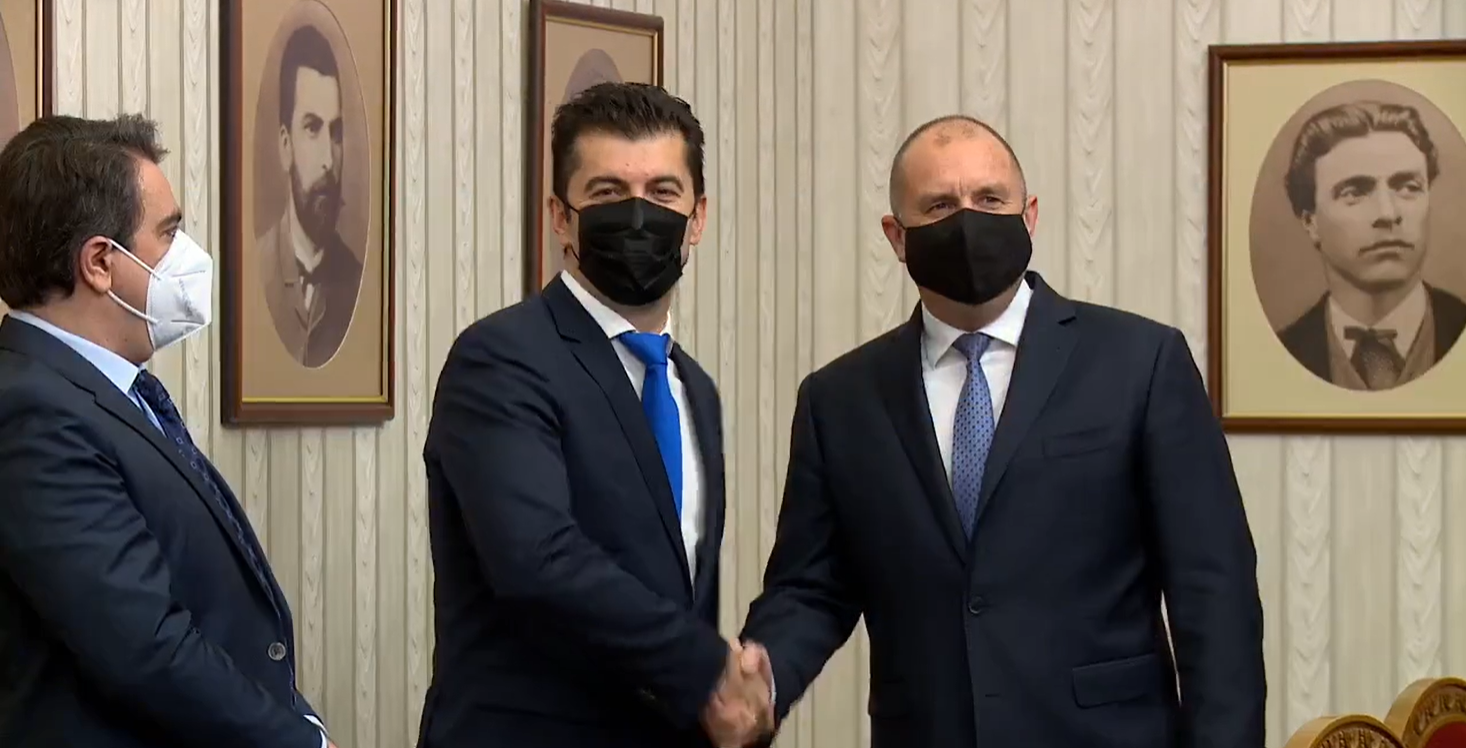 Румен Радев, Кирил Петков, мандат, правителство, ПП