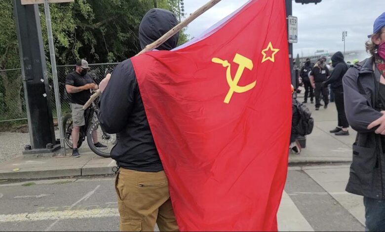 Комунизмът