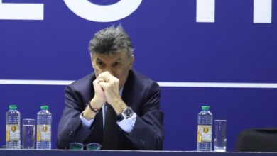 Михайлов