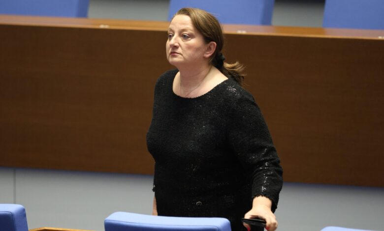 Деница Сачева, ГЕРБ, Васил Терзиев, криза, боклук, Лукойл