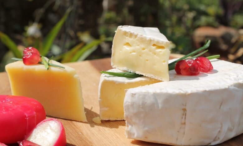 сирене, кашкавал, надценката, млечни продукти, цени