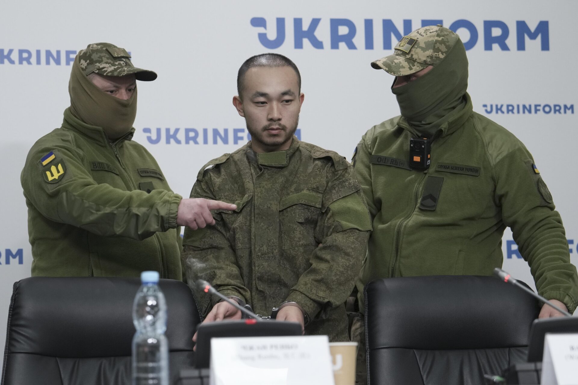 китайски войници, пленници, Украйна