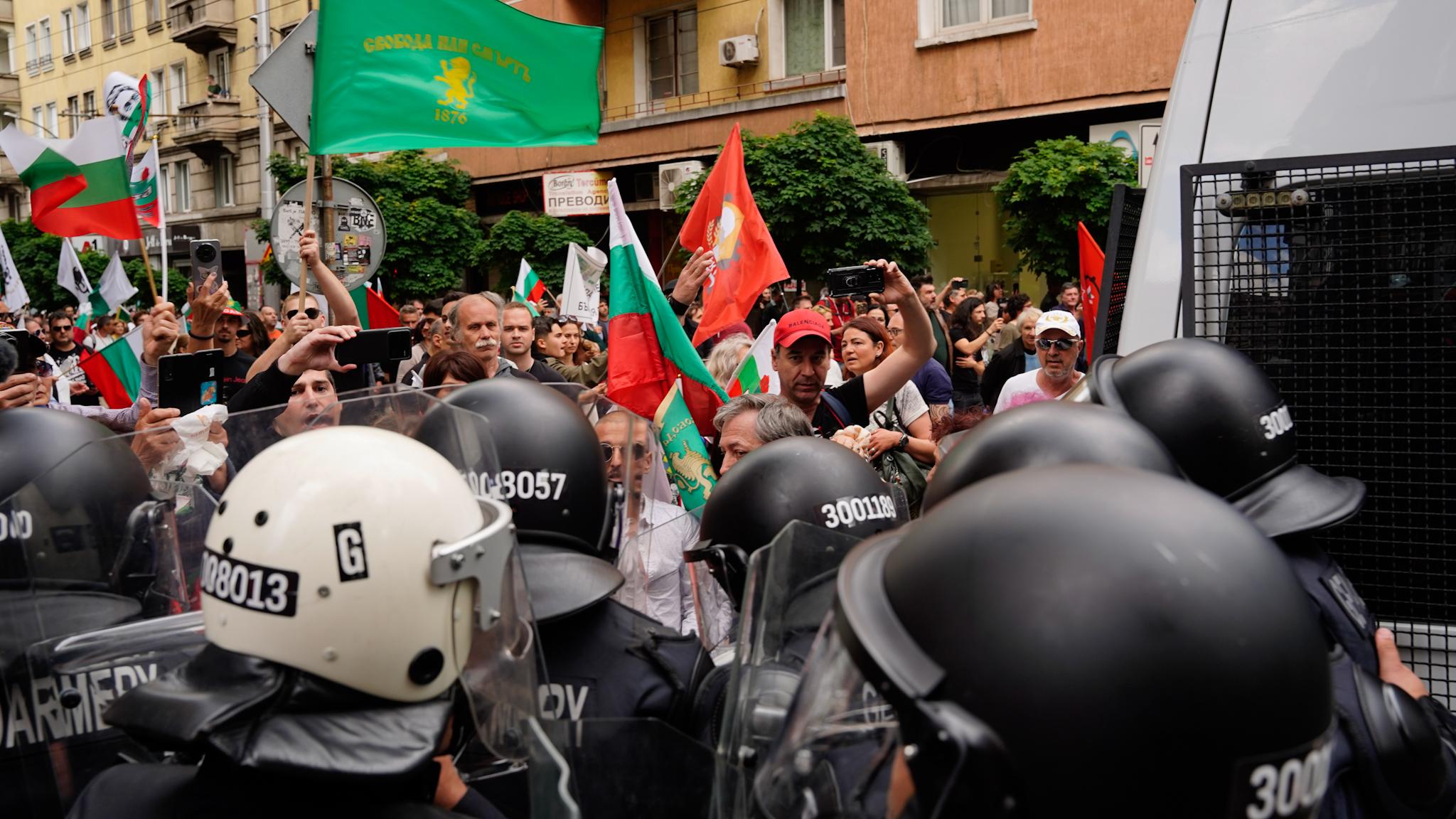 еврото, протест, Възраждане