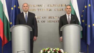 Румен Радев, Андрей Гюров, правителство, власт