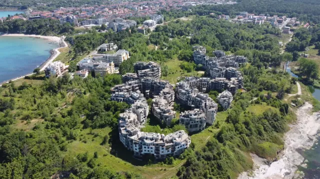 Коста дел Кроко, Царево, призрачен град