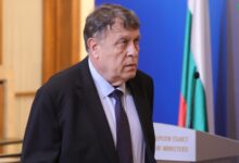 Проф. Георги Вълчев, министър на образованието, МОН сметки, училищата