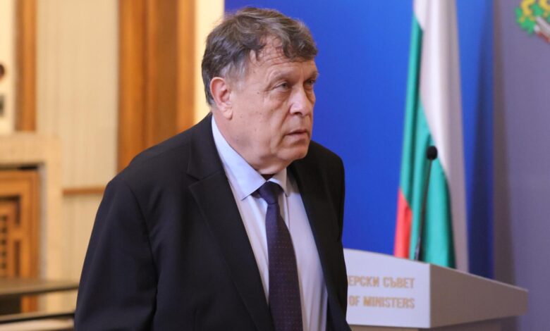 Проф. Георги Вълчев, министър на образованието, МОН сметки, училищата